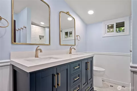 Bath - 917 E 20th Ave, Spokane, WA 99203 photo 3 of 5