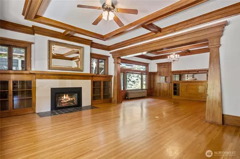 Living - 917 E 20th Ave, Spokane, WA 99203 photo 1 of 6