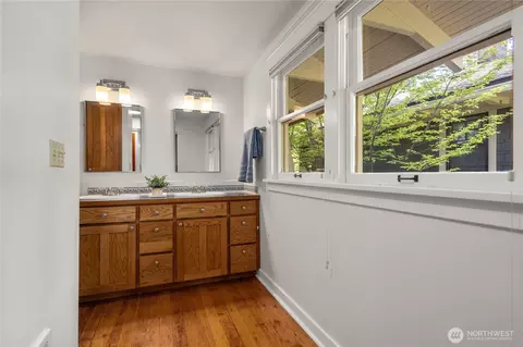 Bath - 917 E 20th Ave, Spokane, WA 99203 photo 4 of 5