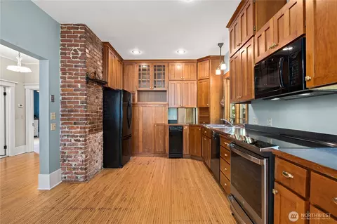 Kitchen - 917 E 20th Ave, Spokane, WA 99203 photo 4 of 4