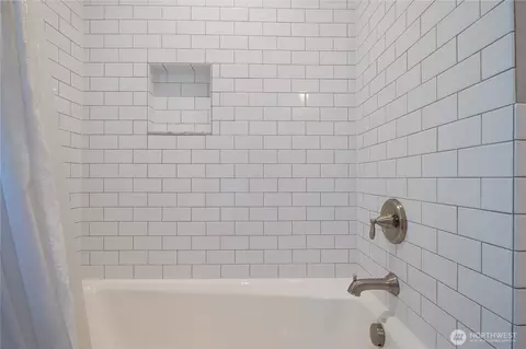 Bath - 917 E 20th Ave, Spokane, WA 99203 photo 2 of 5