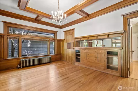 Living - 917 E 20th Ave, Spokane, WA 99203 photo 5 of 6