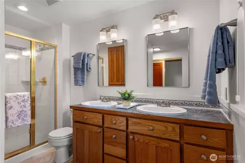 Bath - 917 E 20th Ave, Spokane, WA 99203 photo 5 of 5