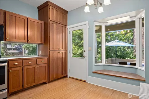 Kitchen - 917 E 20th Ave, Spokane, WA 99203 photo 3 of 4