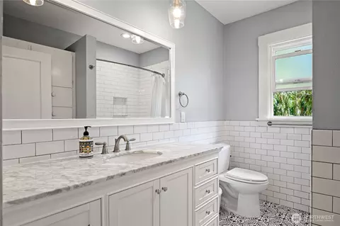 Bath - 917 E 20th Ave, Spokane, WA 99203 photo 1 of 5