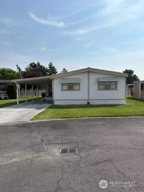 2240 W Broadway Ave #127, Moses Lake, WA 98837