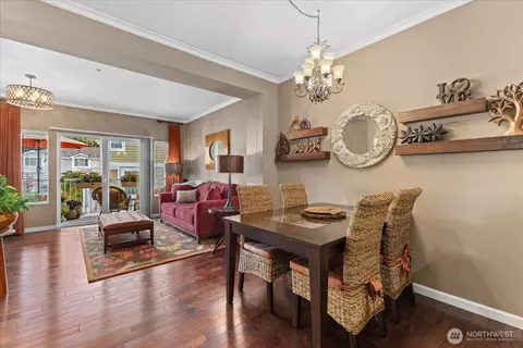 Dining - 11866 NE 162nd Ln, Bothell, WA 98011 photo 2 of 3