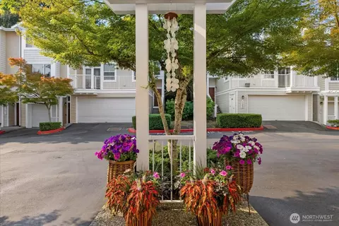 Exterior - 11866 NE 162nd Ln, Bothell, WA 98011 photo 2 of 5