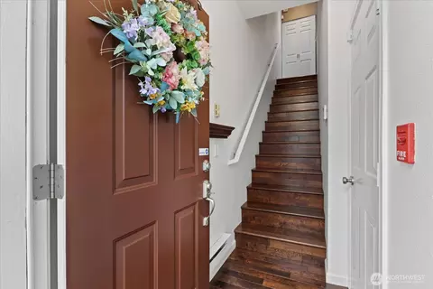 Entry Way - 11866 NE 162nd Ln, Bothell, WA 98011 photo 1 of 1