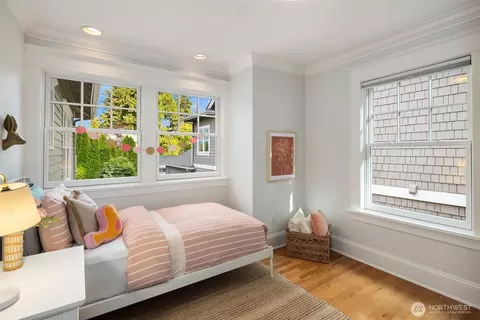 Bedroom - 1508 37th Ave E, Seattle, WA 98112 photo 4 of 4
