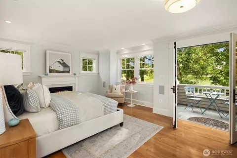 Bedroom - 1508 37th Ave E, Seattle, WA 98112 photo 1 of 4