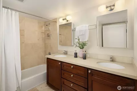 Bath - 1508 37th Ave E, Seattle, WA 98112 photo 4 of 4