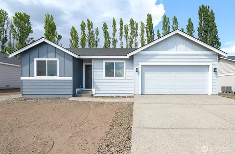 617 N Oak St, Tieton, WA 98947
