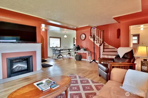 Living - 1430 W Hendrickson Rd, Sequim, WA 98382 photo 3 of 5