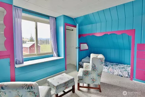 Bedroom - 1430 W Hendrickson Rd, Sequim, WA 98382 photo 5 of 6