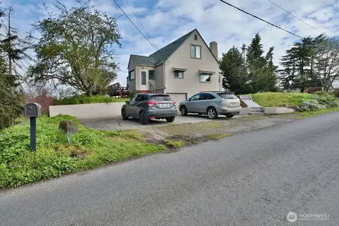 Exterior - 1430 W Hendrickson Rd, Sequim, WA 98382 photo 3 of 8