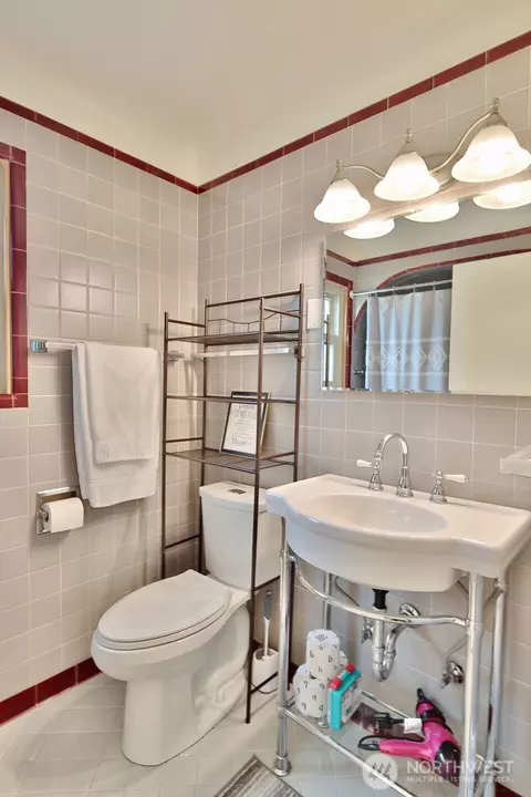Bath - 1430 W Hendrickson Rd, Sequim, WA 98382 photo 1 of 2