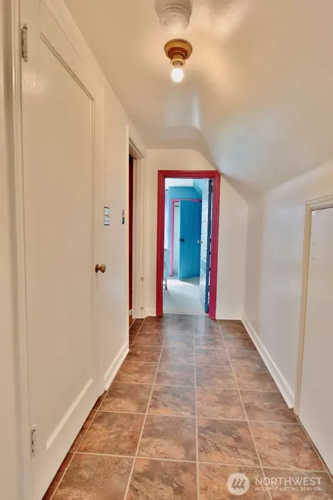 Entry Way - 1430 W Hendrickson Rd, Sequim, WA 98382 photo 4 of 4