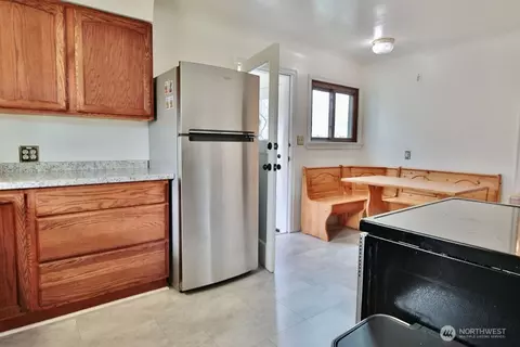 Kitchen - 1430 W Hendrickson Rd, Sequim, WA 98382 photo 4 of 4