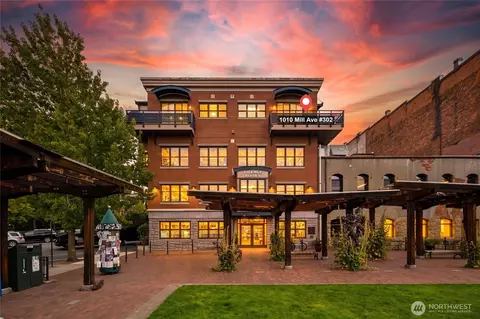 1010 Mill Ave #302, Bellingham, WA 98225