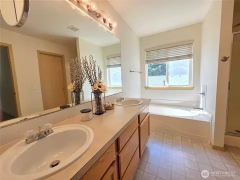 Bath - 20702 190th Ave E, Orting, WA 98360 photo 2 of 4