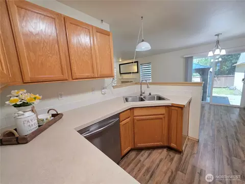 Kitchen - 20702 190th Ave E, Orting, WA 98360 photo 2 of 4