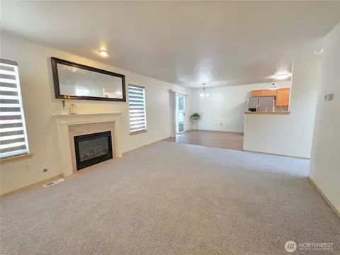 Living - 20702 190th Ave E, Orting, WA 98360 photo 3 of 6