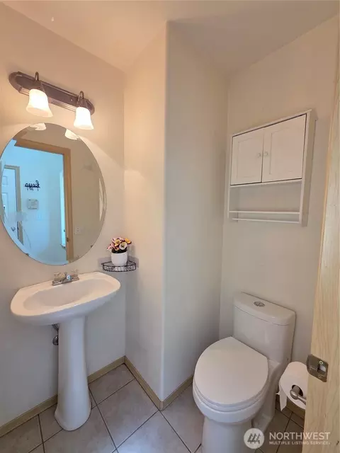 Bath - 20702 190th Ave E, Orting, WA 98360 photo 1 of 4