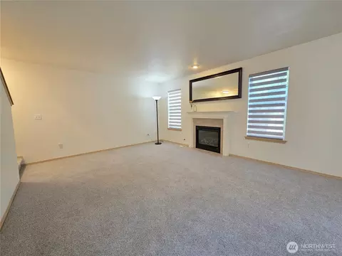 Living - 20702 190th Ave E, Orting, WA 98360 photo 2 of 6