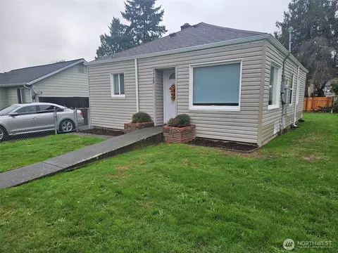 1720 Snyder Ave, Bremerton, WA 98312
