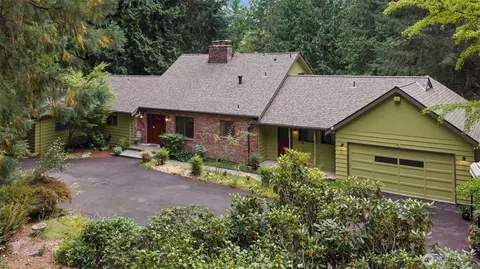 25235 SE Mirrormont Dr, Issaquah, WA 98027