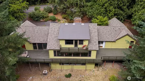 25235 SE Mirrormont Dr, Issaquah, WA 98027