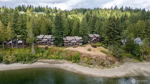 41 N Bay Ln #1, Port Ludlow, WA 98365