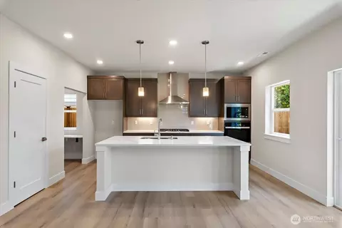 Kitchen - 17917 Sunset Rd, Bothell, WA 98012 photo 1 of 4