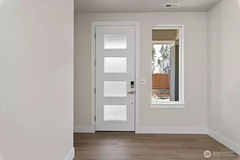 Entry Way - 17917 Sunset Rd, Bothell, WA 98012 photo 1 of 2