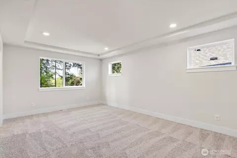 Bedroom - 17917 Sunset Rd, Bothell, WA 98012 photo 4 of 8