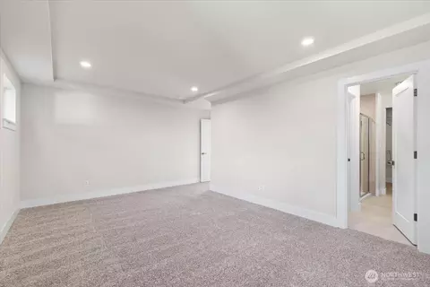 Bedroom - 17917 Sunset Rd, Bothell, WA 98012 photo 5 of 8