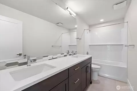 Bath - 17917 Sunset Rd, Bothell, WA 98012 photo 4 of 4