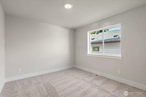 Bedroom - 17917 Sunset Rd, Bothell, WA 98012 photo 8 of 8