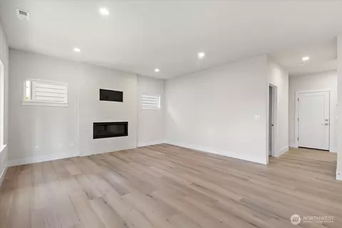 Living - 17917 Sunset Rd, Bothell, WA 98012 photo 4 of 5