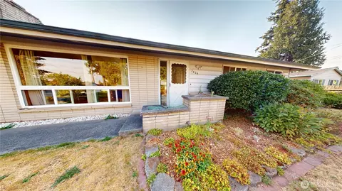 Exterior - 7828 Highland Dr, Everett, WA 98203 photo 7 of 15