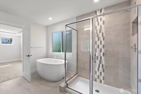 Bath - 17919 Sunset Rd, Bothell, WA 98012 photo 3 of 5