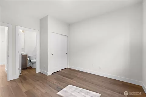 Bedroom - 17919 Sunset Rd, Bothell, WA 98012 photo 3 of 8