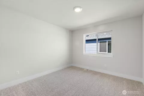 Bedroom - 17919 Sunset Rd, Bothell, WA 98012 photo 6 of 8