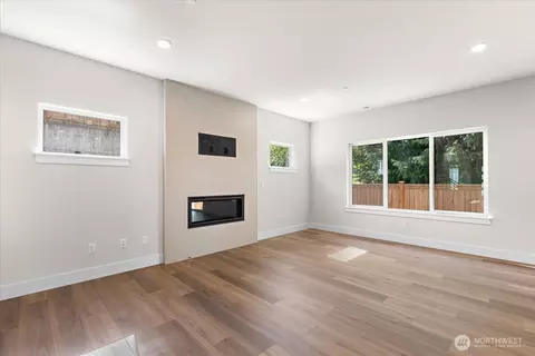 Living - 17919 Sunset Rd, Bothell, WA 98012 photo 2 of 8
