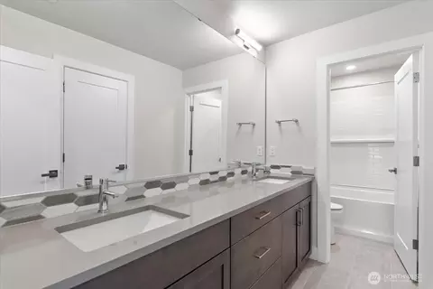 Bath - 17919 Sunset Rd, Bothell, WA 98012 photo 5 of 5