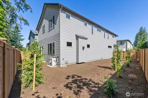 Exterior - 17919 Sunset Rd, Bothell, WA 98012 photo 2 of 3