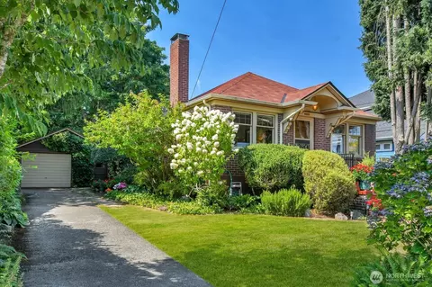9035 11th Ave NW, Seattle, WA 98117