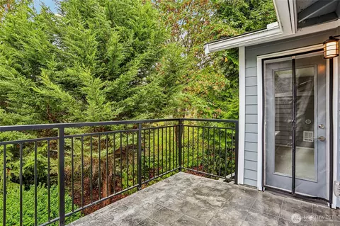 Exterior - 2201 192nd St SE #R205, Bothell, WA 98012 photo 4 of 5