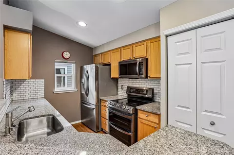 Kitchen - 2201 192nd St SE #R205, Bothell, WA 98012 photo 2 of 3